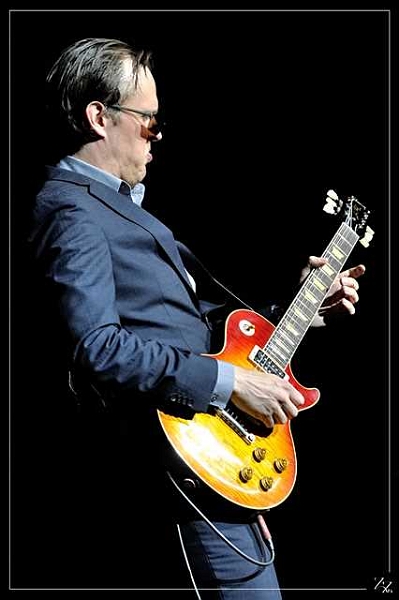 60640  Joe Bonamassa 10-06-2014 (Zz) (p).jpg